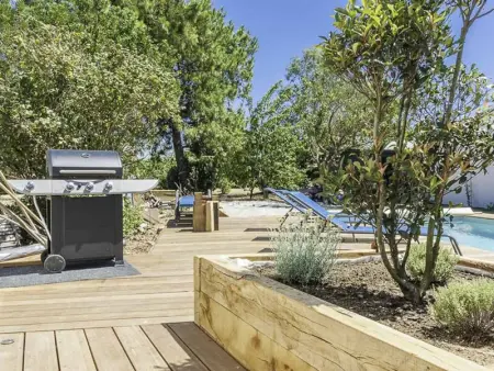 Maison familiale avec piscine chauffée et terrasse à La Flotte - Photo 1