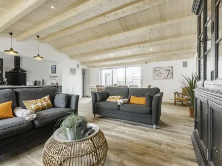 Maison familiale avec piscine chauffée et terrasse à La Flotte - Photo 5