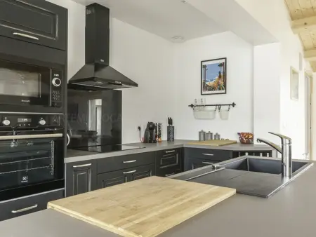 Maison familiale avec piscine chauffée et terrasse à La Flotte - Photo 10