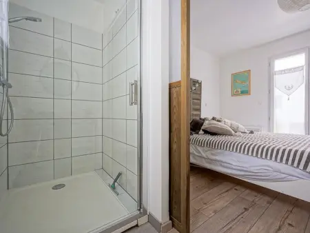 Maison familiale avec piscine chauffée et terrasse à La Flotte - Photo 18