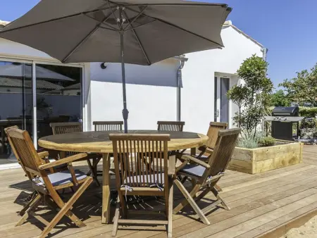 Maison familiale avec piscine chauffée et terrasse à La Flotte - Photo 26