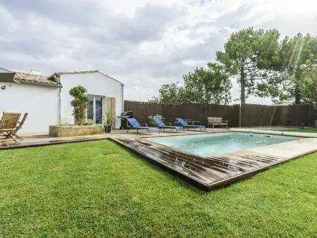 Maison familiale avec piscine chauffée et terrasse à La Flotte - Photo 27