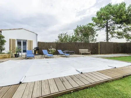 Maison familiale avec piscine chauffée et terrasse à La Flotte - Photo 30
