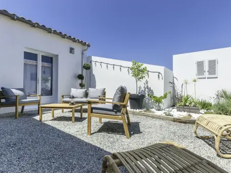 Maison familiale avec piscine chauffée et terrasse à La Flotte - Photo 33
