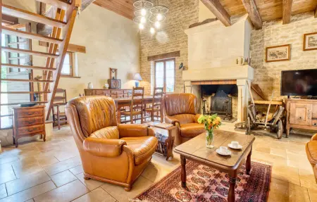 Charmante Maison avec piscine, Maison 5 personnes à Archignac - Photo 2