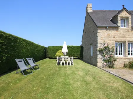 Charmante maison familiale avec grand jardin à Réville - Photo 3