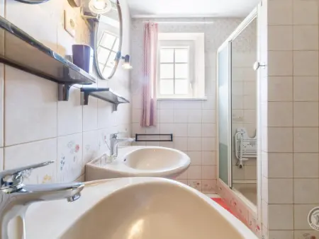 Charmante maison familiale avec grand jardin à Réville - Photo 10