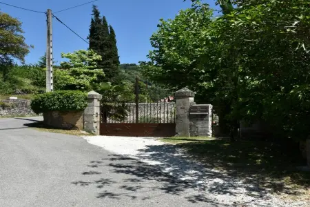 Gite - La Filature, Maison à Ardèche avec Piscine & Jardin - Photo 18