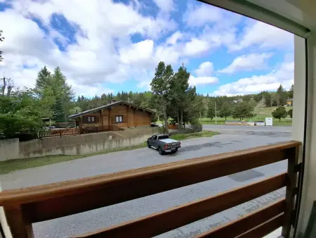 T2 cabine lumineux avec terrasse proche commerces et pistes - Photo 6