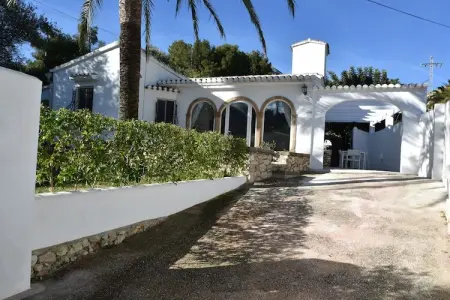 Villa Rivas, Villa espagnole près de la plage avec piscine - Photo 2