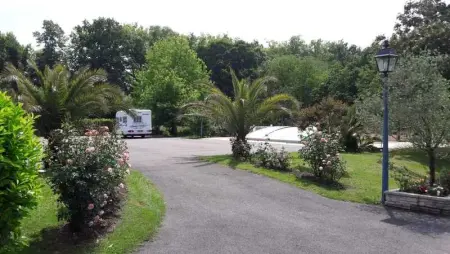 Chalet familial à Laurède avec piscine partagée - Photo 8