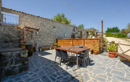 Location Maison 6 personnes à Monterosso Almo - Photo 2