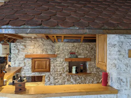 Gîte rénové avec spa et jardin près de Besançon - Photo 3