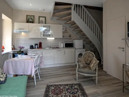 Charmant gîte rénové avec terrasse et parking privé dans un parc, accepte petit animal - Photo 2