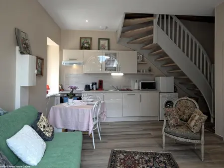 Charmant gîte rénové avec terrasse et parking privé dans un parc, accepte petit animal - Photo 8