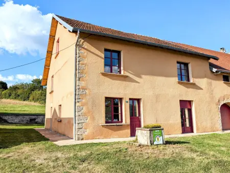 Maison spacieuse près de Vesoul avec cheminée, idéale pour familles - Photo 1