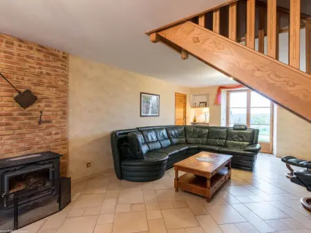 Maison spacieuse près de Vesoul avec cheminée, idéale pour familles - Photo 5