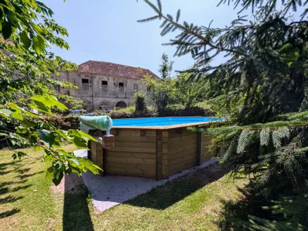 Gîtes de caractère avec jardins au cœur de la nature, idéal pour familles et amis - Photo 4
