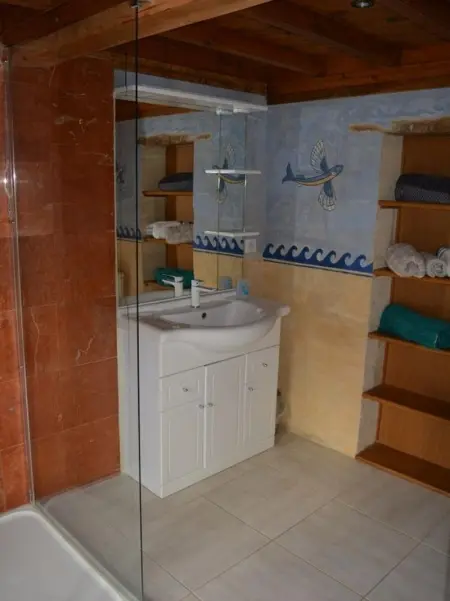 Maison spacieuse à Saint-Martin-des-Entrées avec jardin - Photo 18