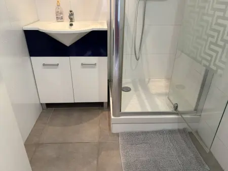 Studio avec mezzanine 6 pers, piscine, parking privé - Photo 8