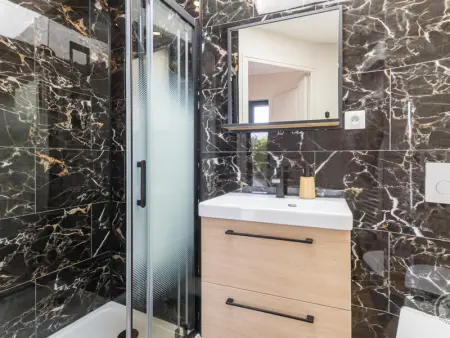 Maison mitoyenne charmante à Barfleur avec jardin, TV connectée et accès Internet - Photo 9