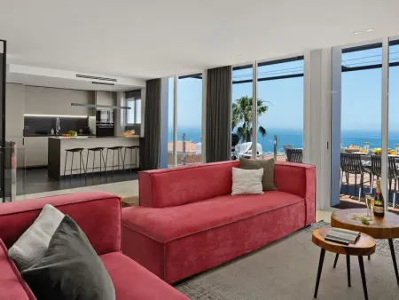 Résidence unique avec piscine chauffée et vue océan à Adeje - Photo 2