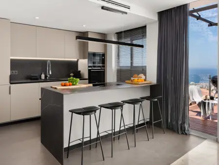 Résidence unique avec piscine chauffée et vue océan à Adeje - Photo 4