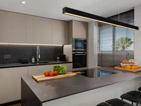 Résidence unique avec piscine chauffée et vue océan à Adeje - Photo 5