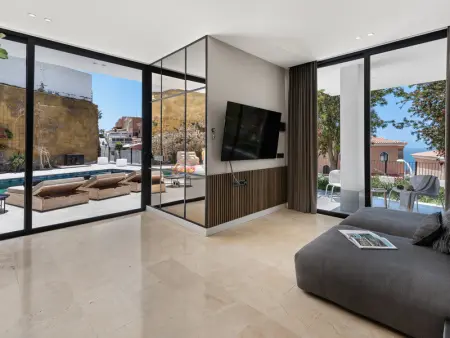 Résidence unique avec piscine chauffée et vue océan à Adeje - Photo 8