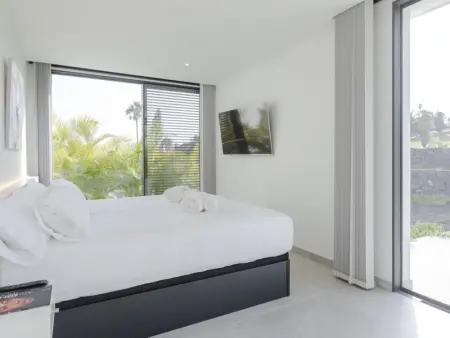 Villa contemporaine de luxe à Adeje avec piscine privée et jardin paysager - Photo 10