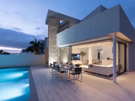 Luxueuse villa avec piscine chauffée et WiFi à Adeje - Photo 0