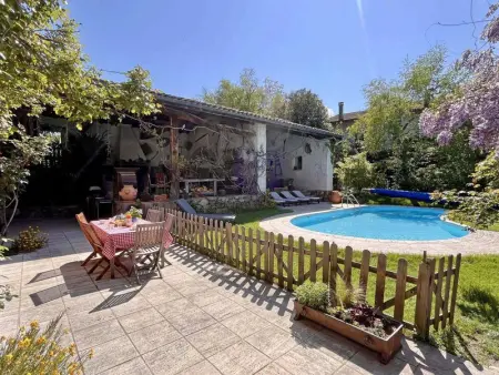 Domaine rustique avec piscine privée et animaux acceptés - Photo 2