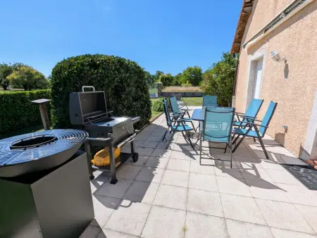 Gîte spacieux à Fretigney avec jardin et billard, idéal pour 8 pers. - Photo 1