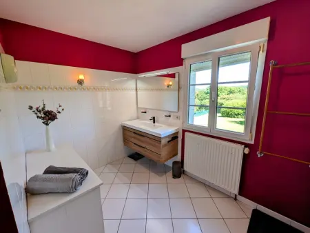 Gîte spacieux à Fretigney avec jardin et billard, idéal pour 8 pers. - Photo 3