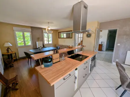 Gîte spacieux à Fretigney avec jardin et billard, idéal pour 8 pers. - Photo 9