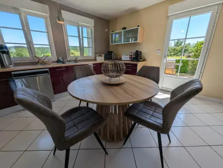 Gîte spacieux à Fretigney avec jardin et billard, idéal pour 8 pers. - Photo 10