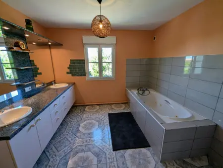 Gîte spacieux à Fretigney avec jardin et billard, idéal pour 8 pers. - Photo 22