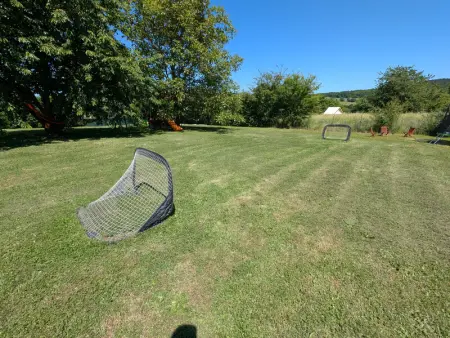 Gîte spacieux à Fretigney avec jardin et billard, idéal pour 8 pers. - Photo 32