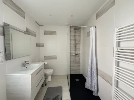 Maison rénovée 4 pers – Cour fermée et parking - Photo 7