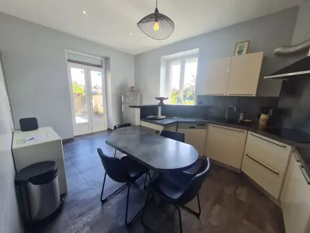 Grand gîte tout équipé à la ferme, idéal pour familles et amis, avec terrasse et proche de loisirs - Photo 2