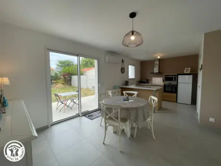 Gîte moderne à La Barre-de-Monts avec terrasse et parking - Photo 1