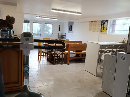 Maison de campagne rénovée avec jacuzzi et espaces de détente - Photo 6