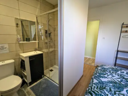 Maison de campagne rénovée avec jacuzzi et espaces de détente - Photo 13