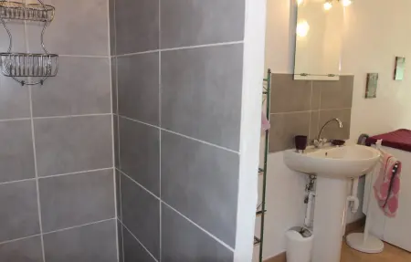 Maison 6 personnes à St. Julien de Peyrolas - Photo 18
