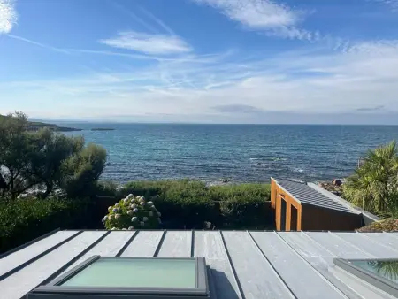 Chalet rénové en bord de mer avec jardin privé - Photo 1