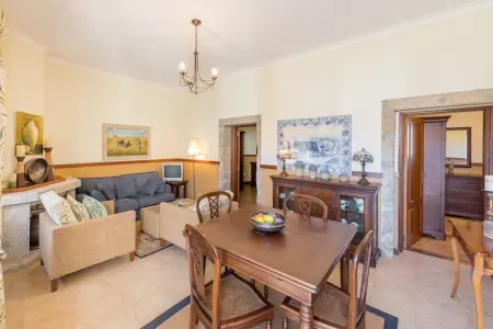 Casa do Caseiro, Maison de vacances confortable à Vila Flor avec piscine - Photo 0