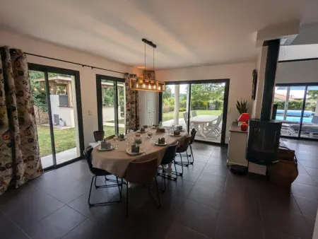 Maison moderne élégante avec piscine privative, jardin clos et wifi - Photo 7