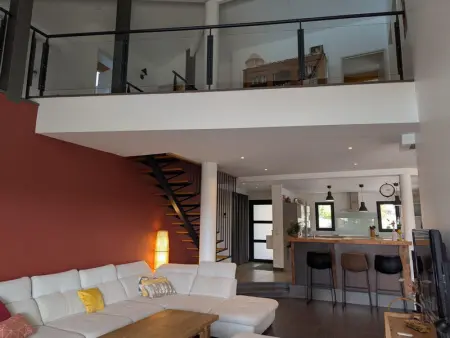 Maison moderne élégante avec piscine privative, jardin clos et wifi - Photo 18