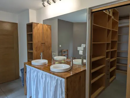 Maison moderne élégante avec piscine privative, jardin clos et wifi - Photo 26