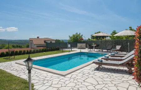 Maison 8 personnes à Nova Vas - Photo 1